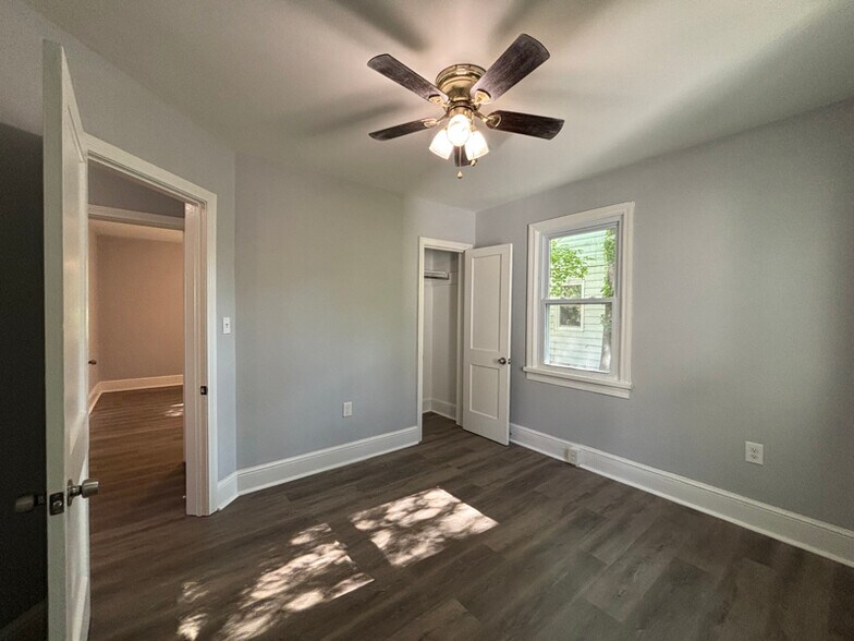 Building Photo - 2311 Richmond Ave