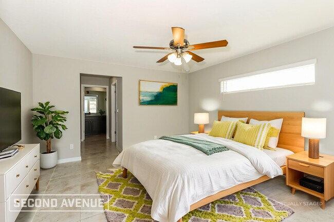 Building Photo - 1426 Paramount Ave SE