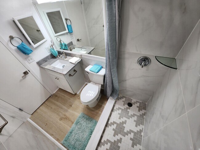 Building Photo - 106 Suffolk C