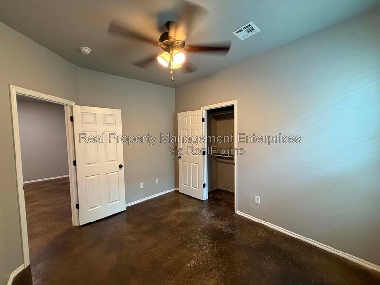 Building Photo - 7508 Redbud Villas Ct