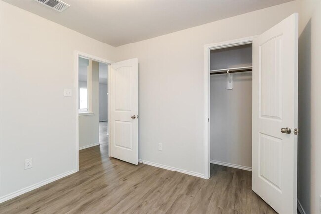 Building Photo - 2720 Atlas Dr