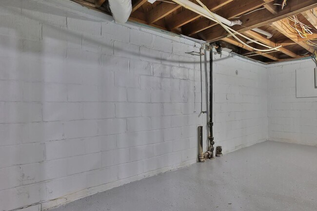 Building Photo - 1465 Willis Mill Rd SW