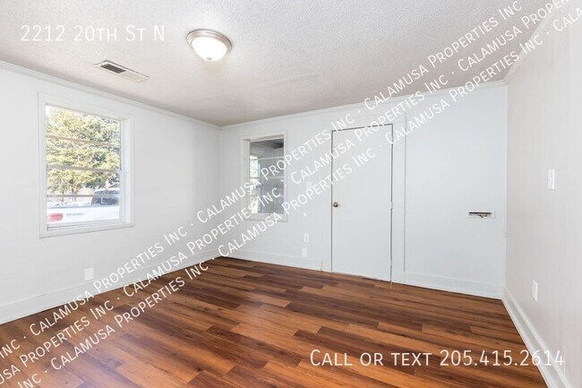 Building Photo - 2212 20th St N