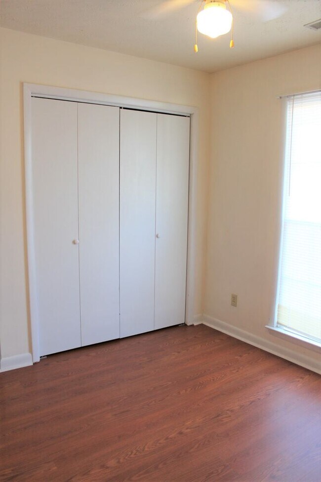 Building Photo - Newton Place