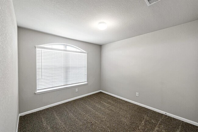Building Photo - 3415 Sicily Island Ln