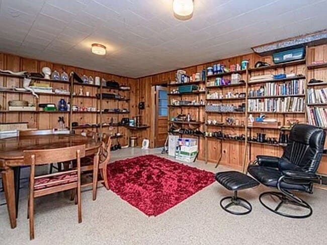 Building Photo - Marvelous 4 Bed 2.5 Bath House In Quarry H...