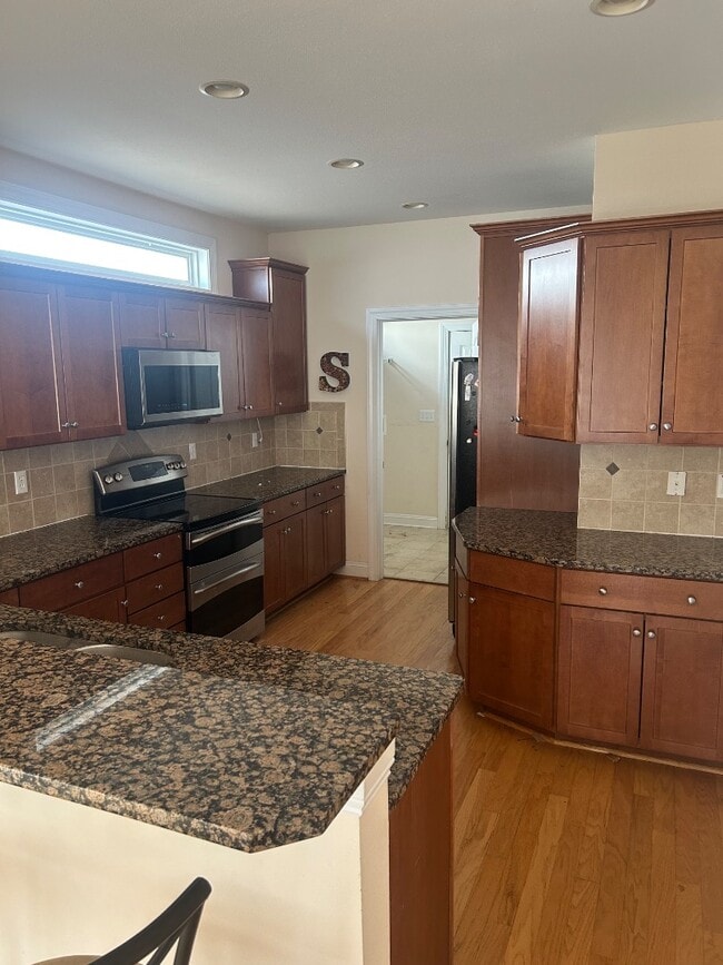 Building Photo - 1115 Helmsdale Dr