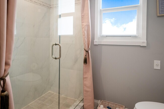 Building Photo - 5569 SE Hammock Reserve Terrace