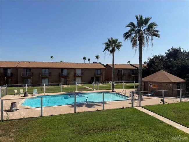 Building Photo - 11 South Dr