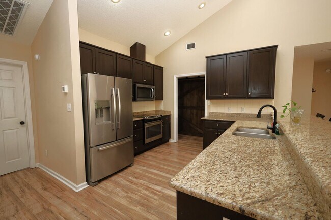 Building Photo - 4349 Summerlin Dr