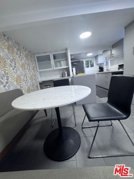 Building Photo - 2449 Riverside Pl