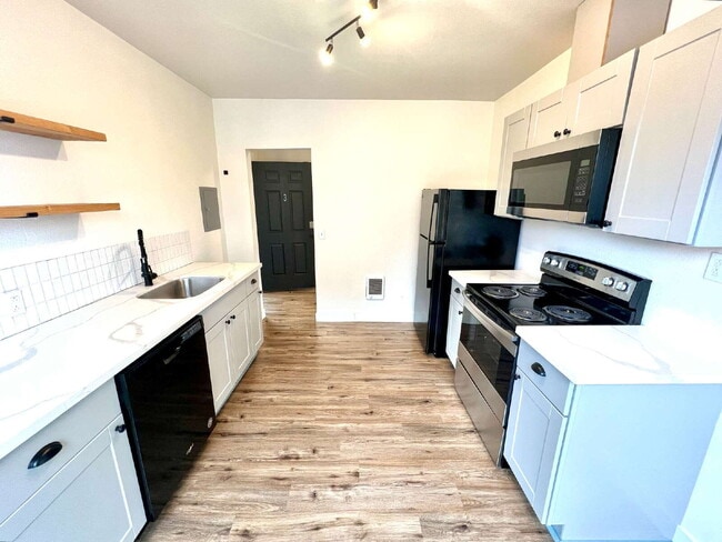 Building Photo - 2 Bedroom Apartment in the Heart of Tacoma