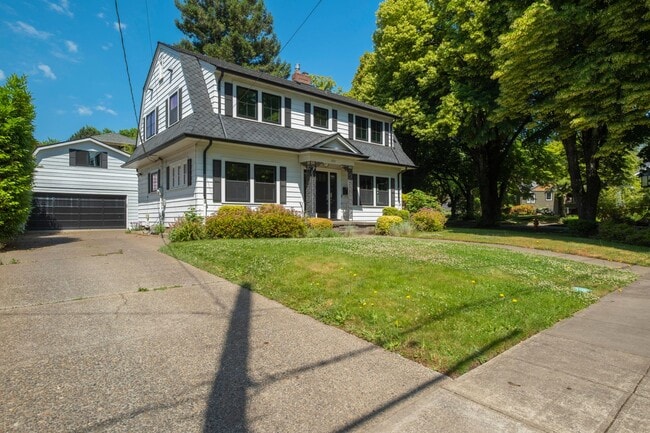 Building Photo - 2835 NE 40th Ave