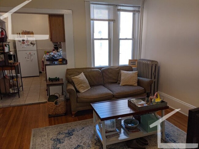 Building Photo - No Brokers Fee,3 Bedrooms unit on Coolidge Corner, Laundry on a Site, Heat, Hot Water Included