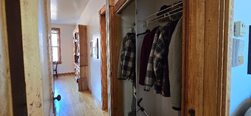 Building Photo - 2342 W Walton St