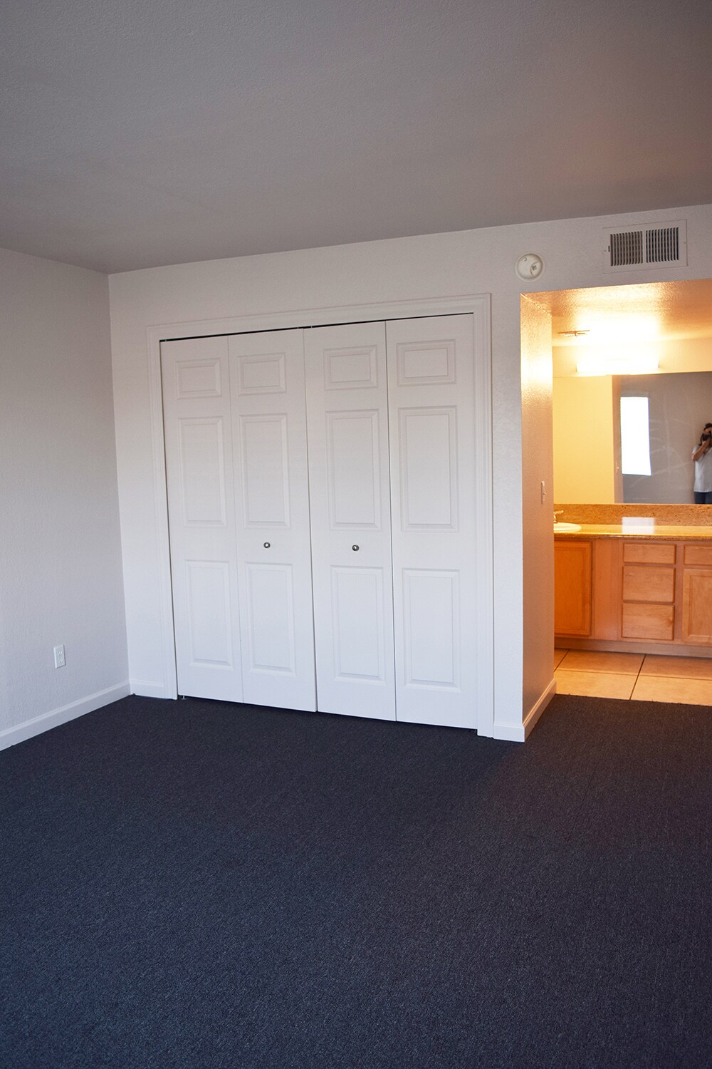 Building Photo - 740 W Elm St