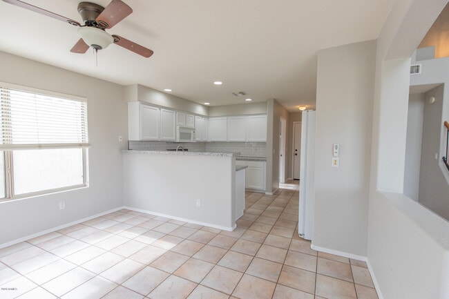 Building Photo - 18033 N Skyhawk Dr