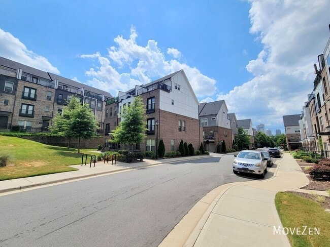 Building Photo - 15041 New Amsterdam Ln