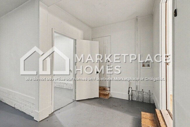 Building Photo - 3713 Stanford Cir