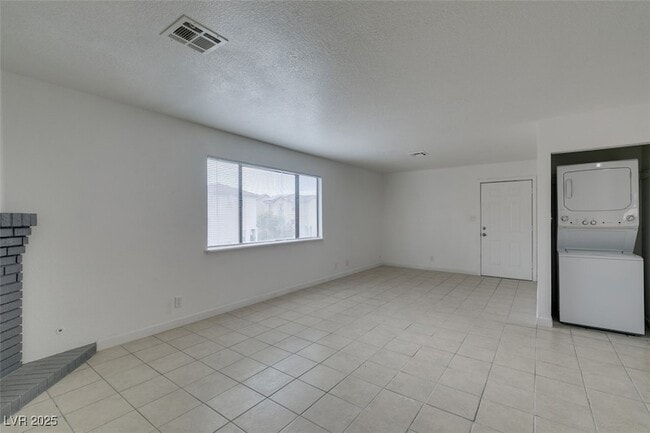 Building Photo - 6987 Mendon Ln