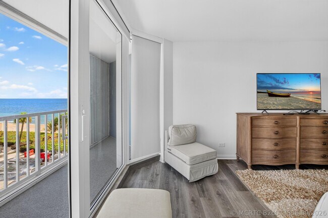 Building Photo - 3211 S Ocean Blvd
