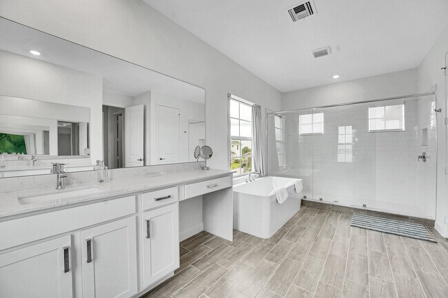 Building Photo - 601 Hookline Cir