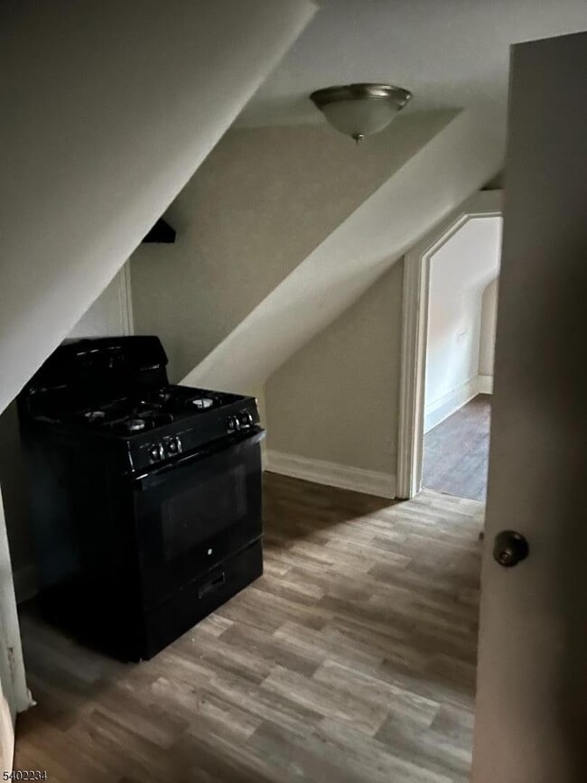 Building Photo - 49 Orchard St