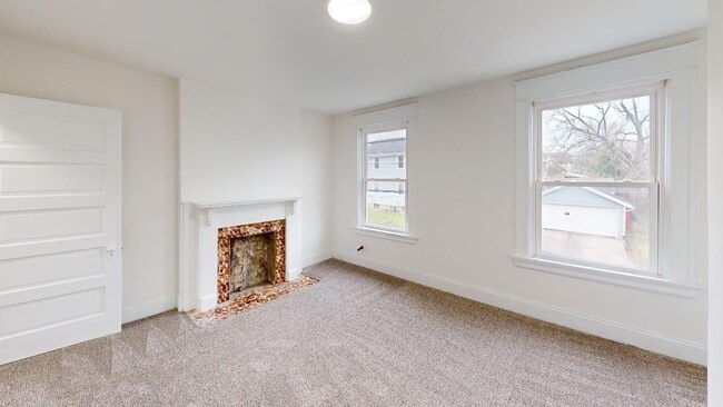 Building Photo - 1846 Lincoln Ave