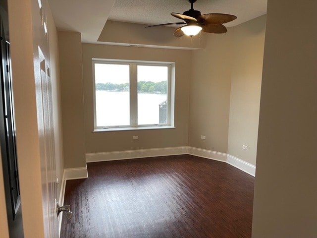 Building Photo - 728 N Diamond Lake Rd