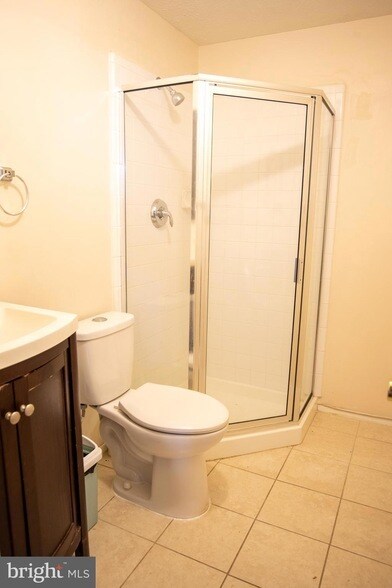 Building Photo - 10038 Chatelaine Cir