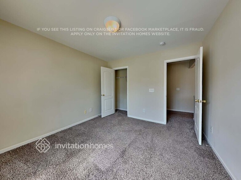 Building Photo - 5304 Granada Hills Dr
