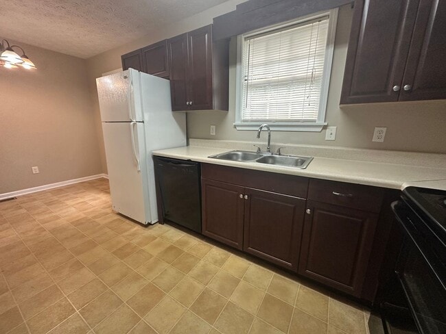 Building Photo - Douglasville-Paulding County Rental