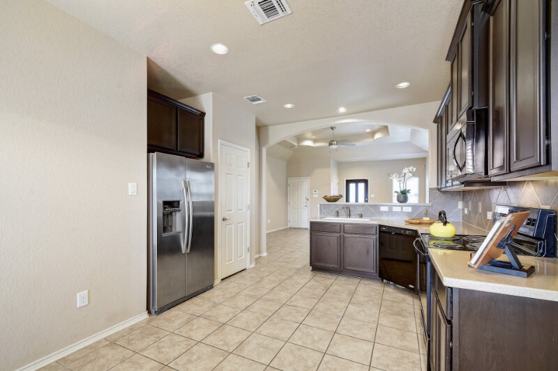 Building Photo - 3858 Bogie Way