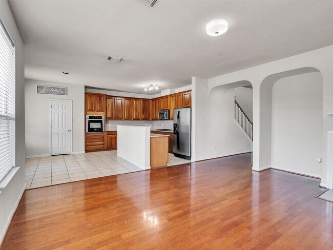 Building Photo - 29650 Legends Green Dr