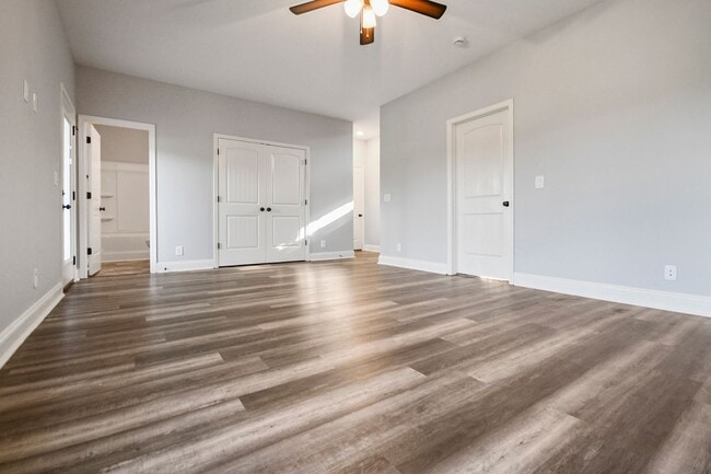 Building Photo - Pet Friendly Four Bedroom with Basement!