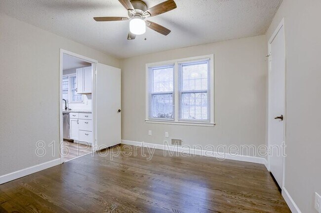 Building Photo - 3828 E 72nd Terrace