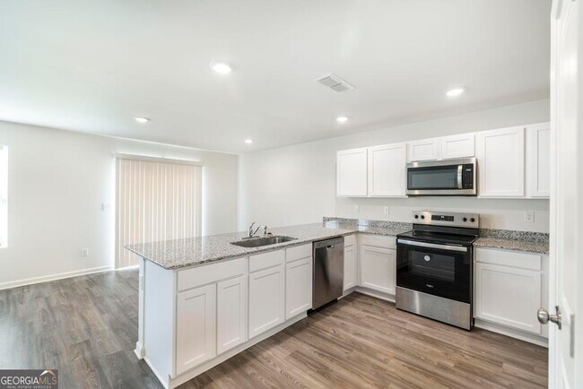 Building Photo - 105 Flat Rock Ml Trl