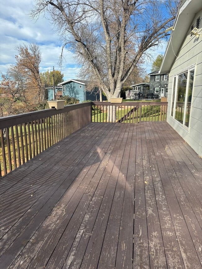 Building Photo - 5 BED | 3 BATH | CARPORT | WEST RAPID