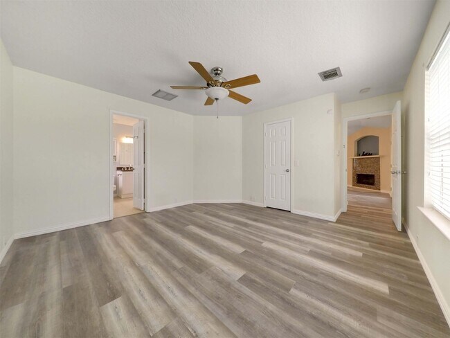 Building Photo - 4927 Deep Glen Ln