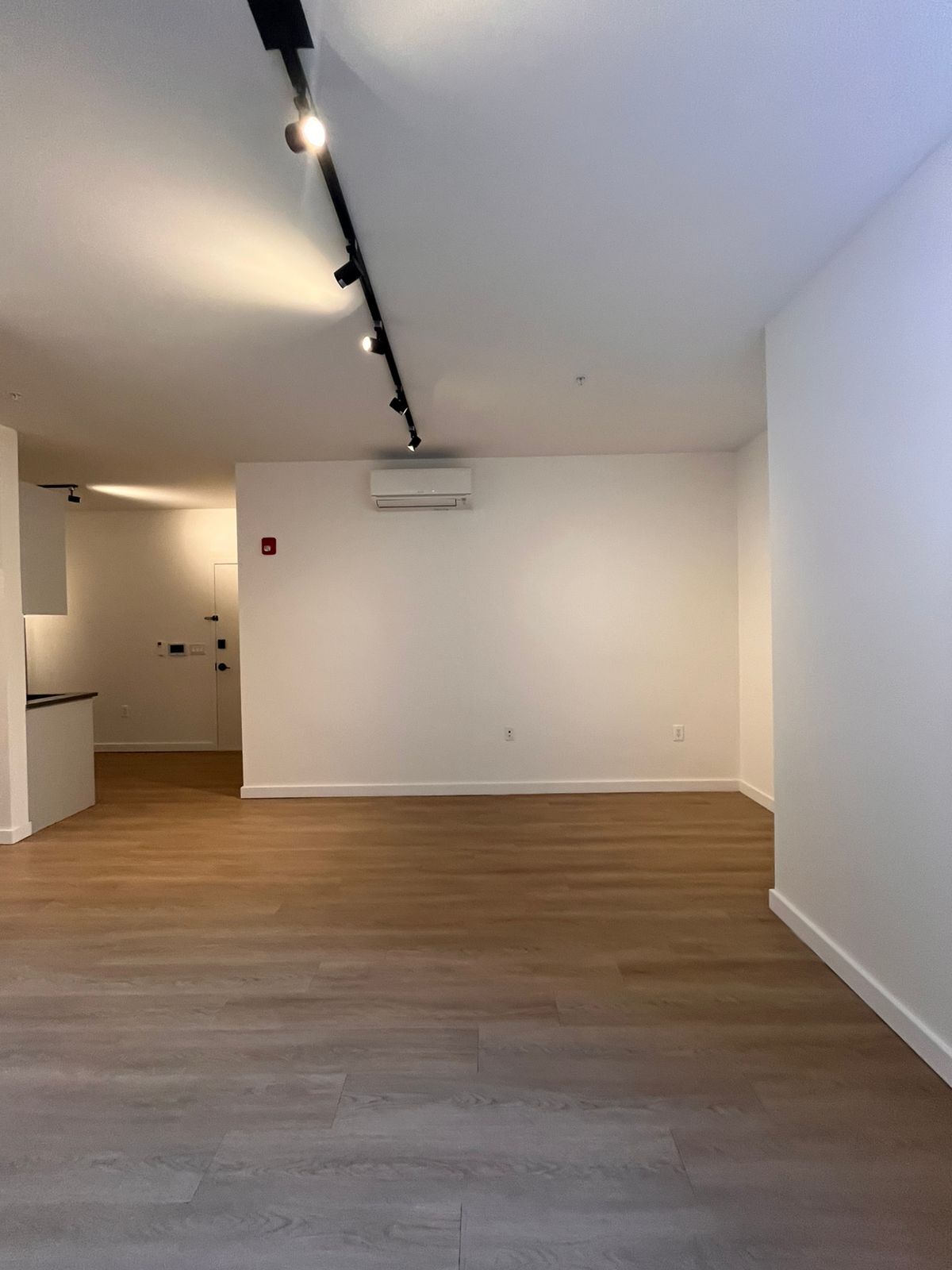 Building Photo - 328 Pacific Ave