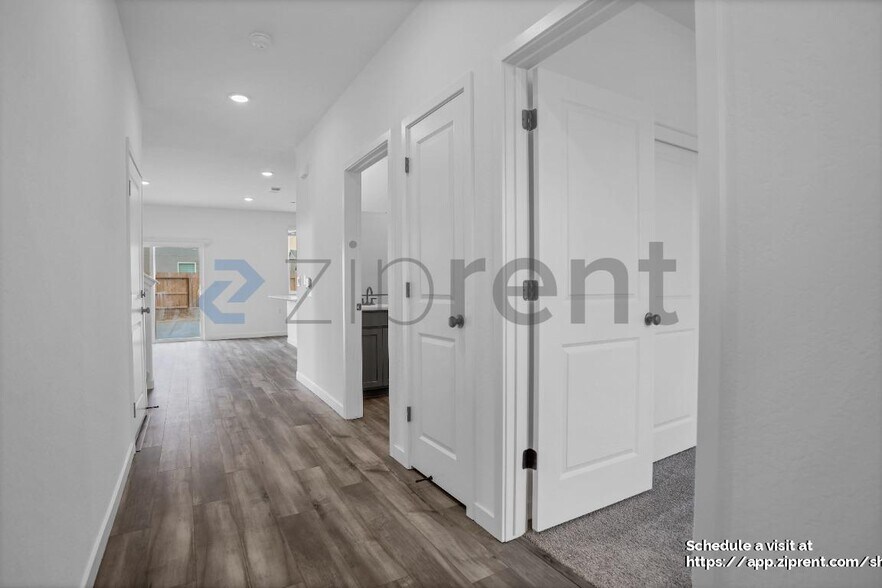 Building Photo - 4654 Sami Jo Dr