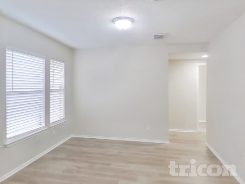 Building Photo - 6007 Ferrysage Dr