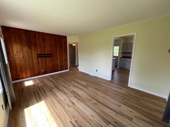 Building Photo - Two Bedroom Single Family Home on 3 Acres!