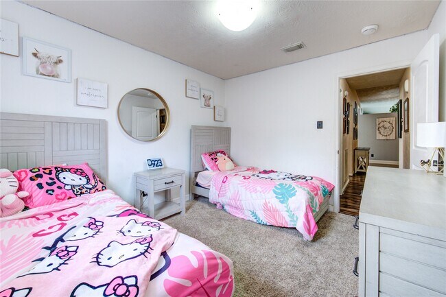 Building Photo - 5143 W Harrow Dr