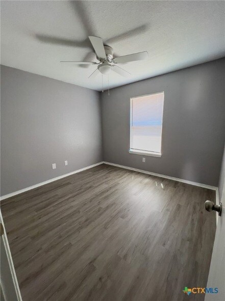 Building Photo - 2804 Alma Dr