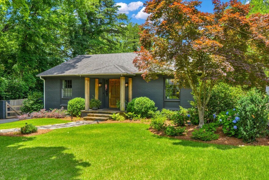 Building Photo - 643 Etowah Dr NE