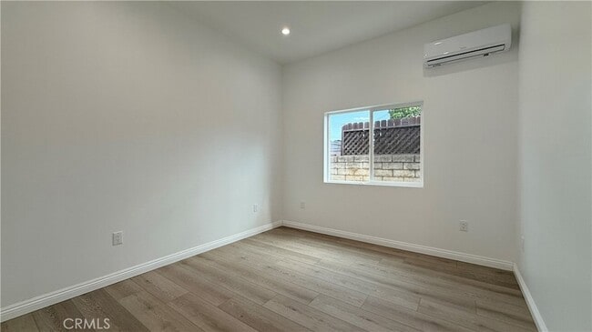 Building Photo - 656 E I St