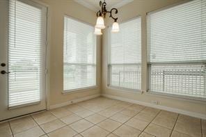 Building Photo - 4055 Victory Dr