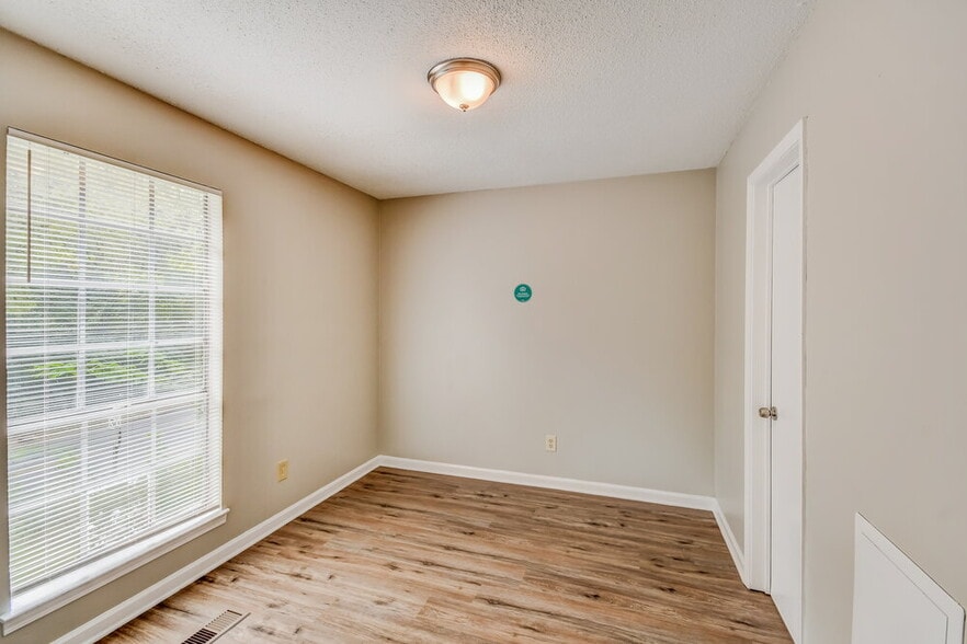 Building Photo - 1512 Marlin Springs Rd