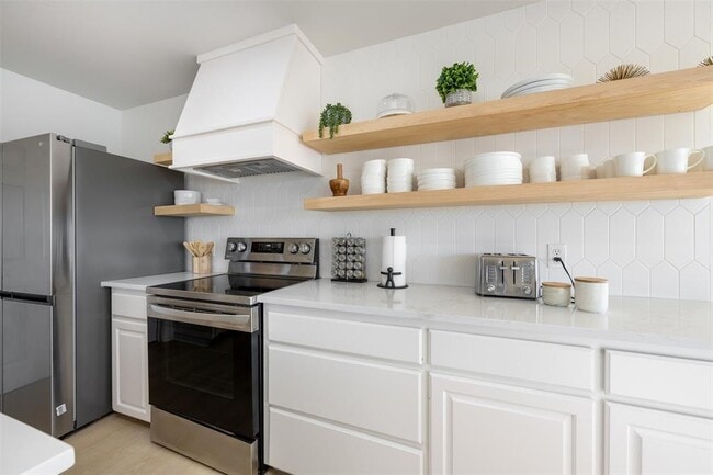 Building Photo - 3008 Point Cove